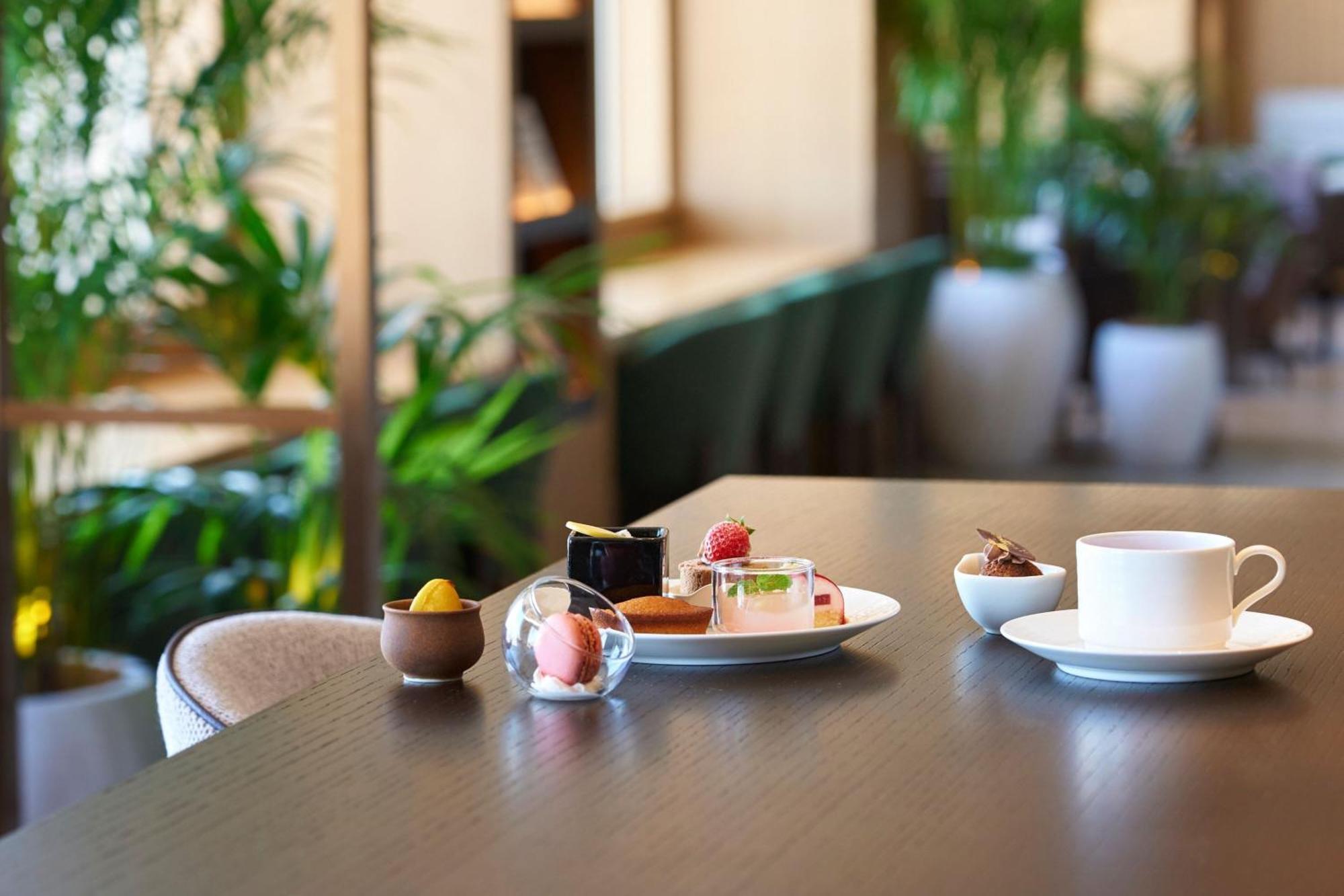 The Westin Tokyo Hotell Exteriör bild